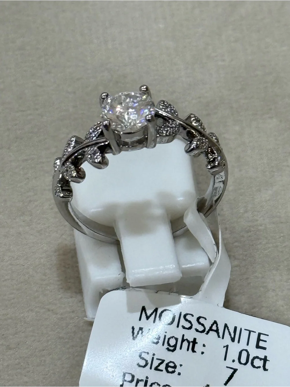 Moissanite Solitaire Leaf Accent Ring in Silver - Size 7